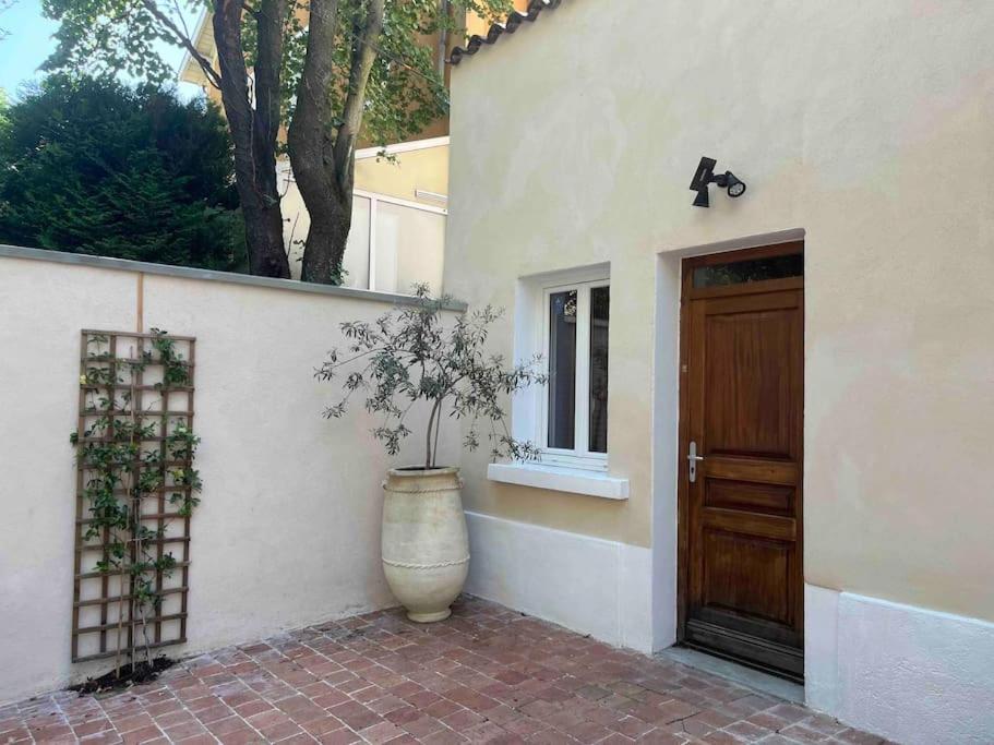 Апартаменты Studio Close Fourviere Very Quiet & Small Terrace Лион Экстерьер фото